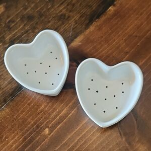 French Coeur a La Creme Heart Shape Ceramic Mold Dishes - White - Set of 2
